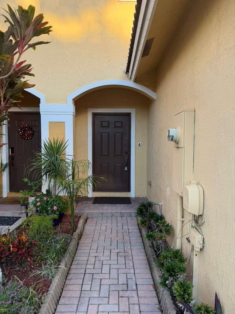 1718 SW 81st Way 1718 — photo 12