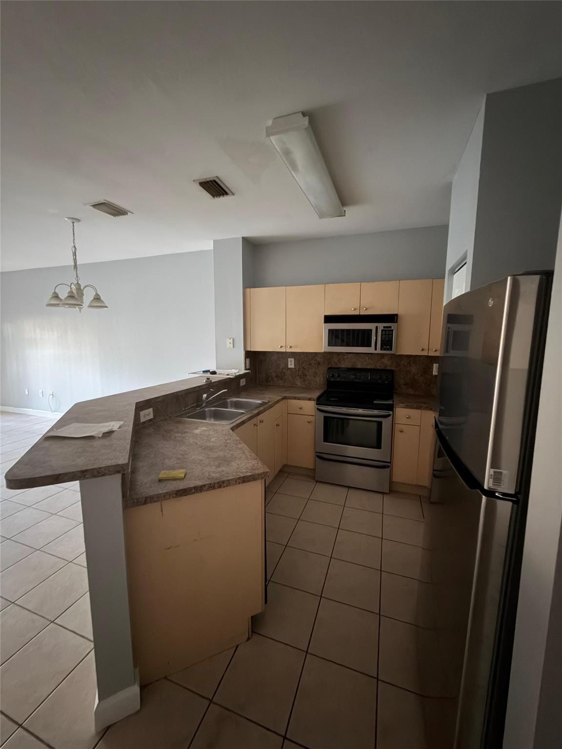 1718 SW 81st Way 1718 — photo 10