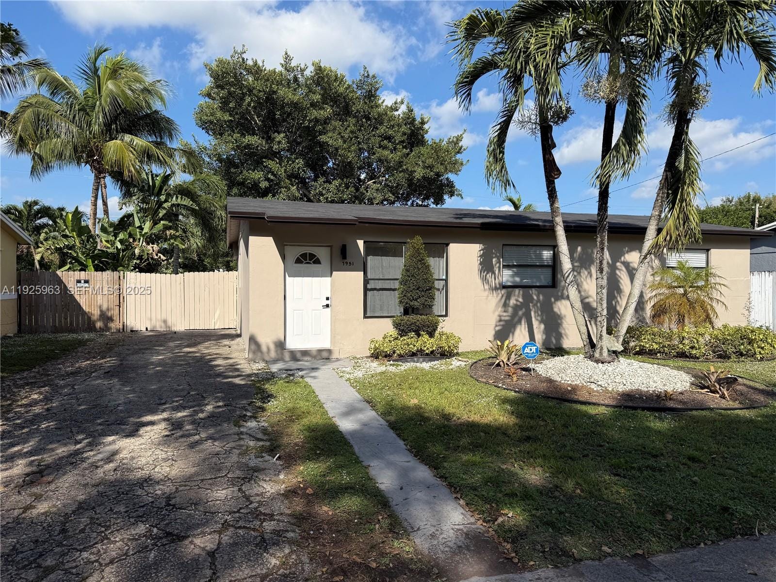 7951 NW 30th Street, Davie, FL 33024