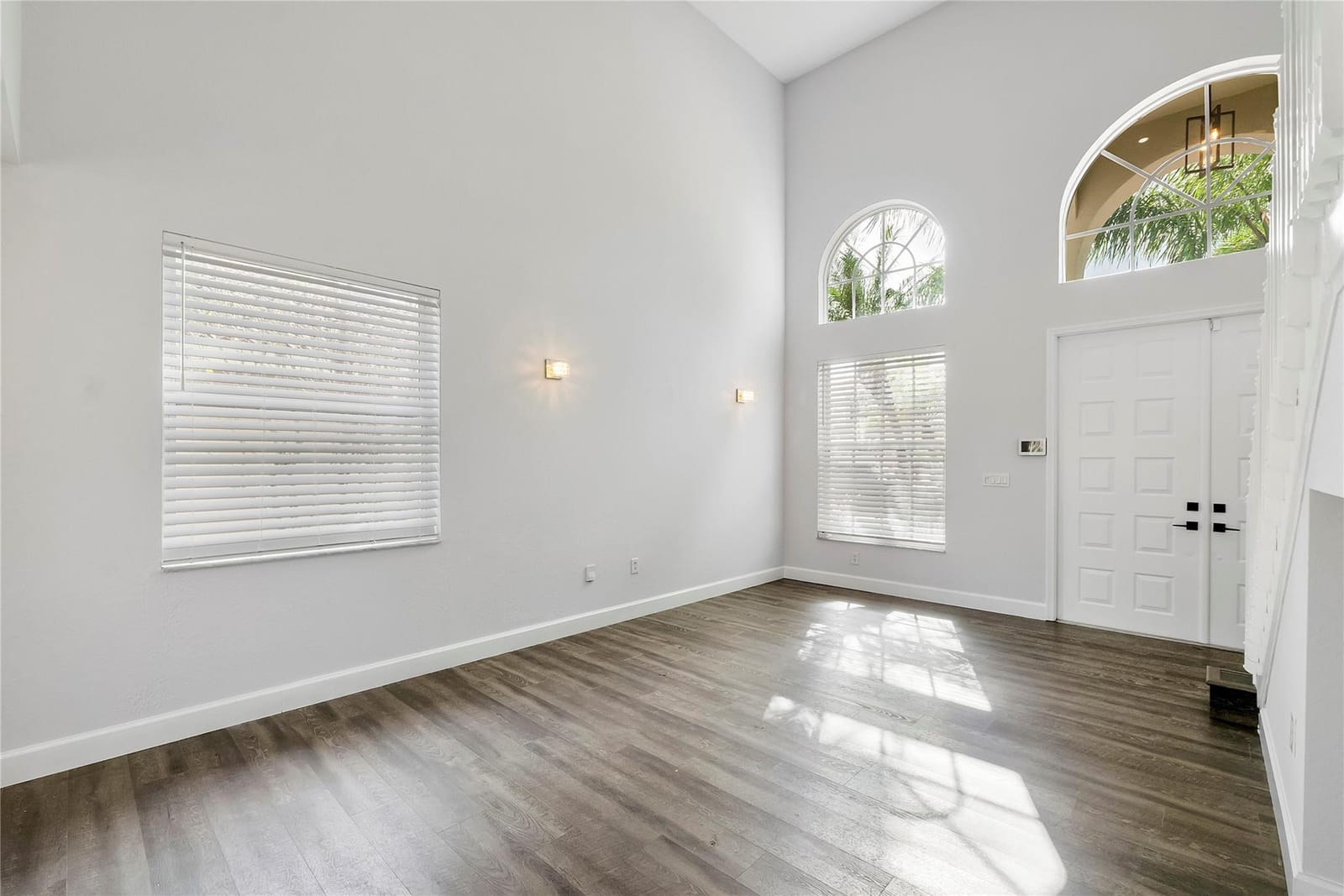 11571 NW 4th Manor — photo 4