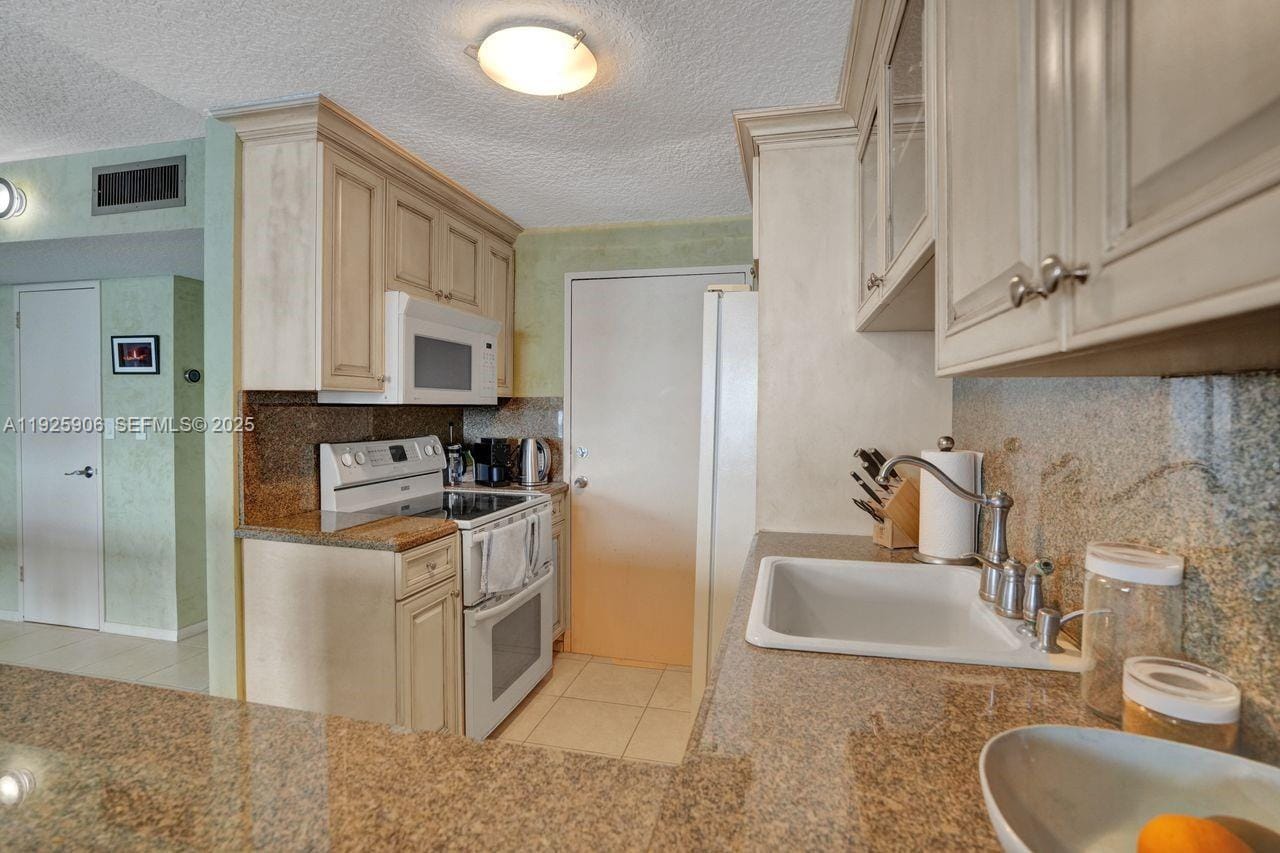 1228 West Avenue 1002, Miami Beach, FL 33139 photo 14