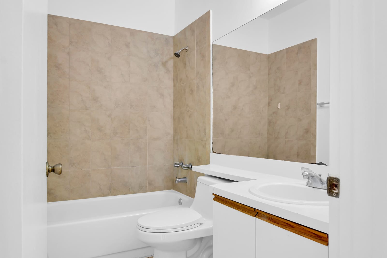 671 Cypress Lake Boulevard D21, Deerfield Beach, FL 33064 photo 14