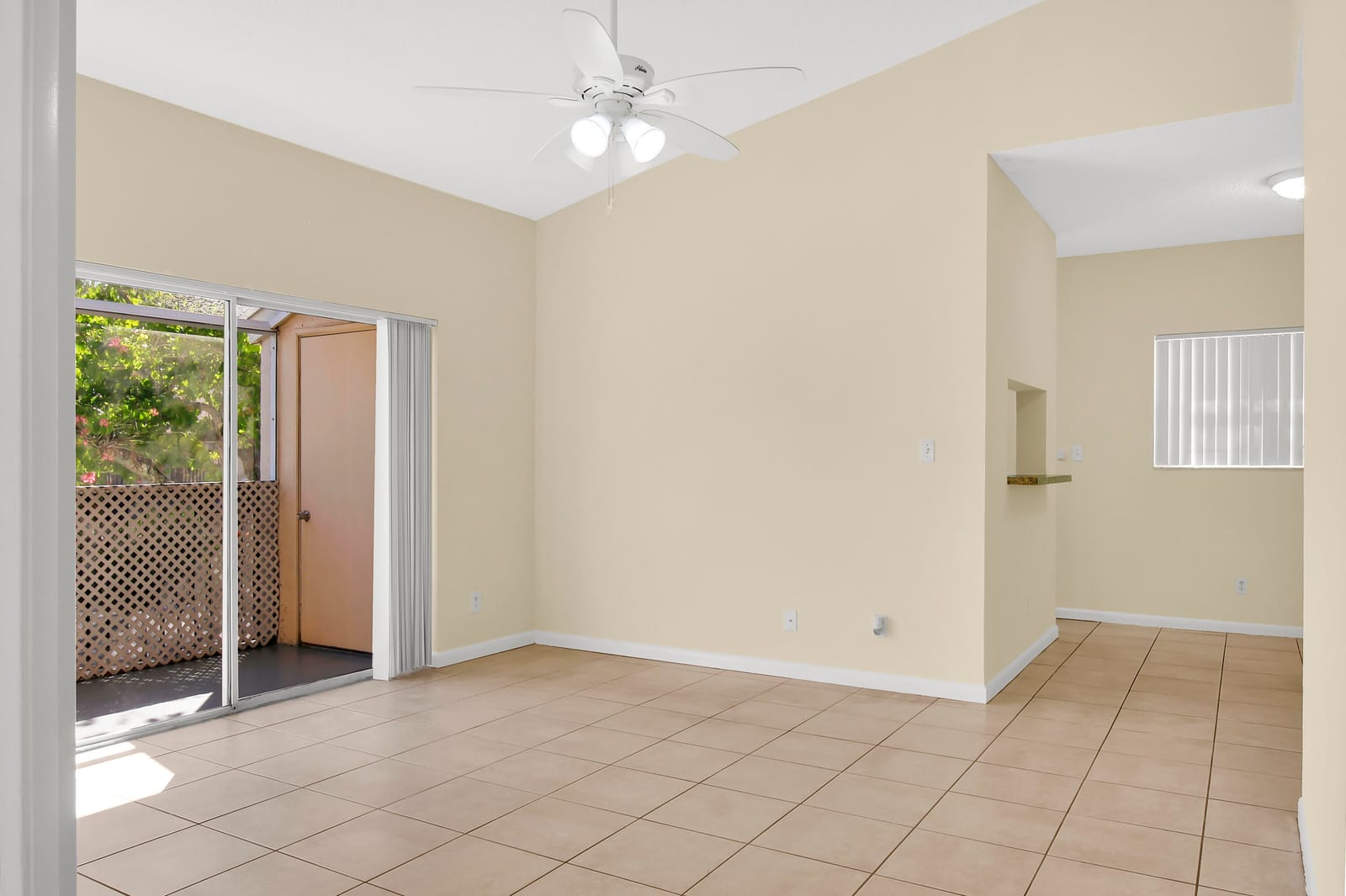 671 Cypress Lake Boulevard D21, Deerfield Beach, FL 33064 photo 22