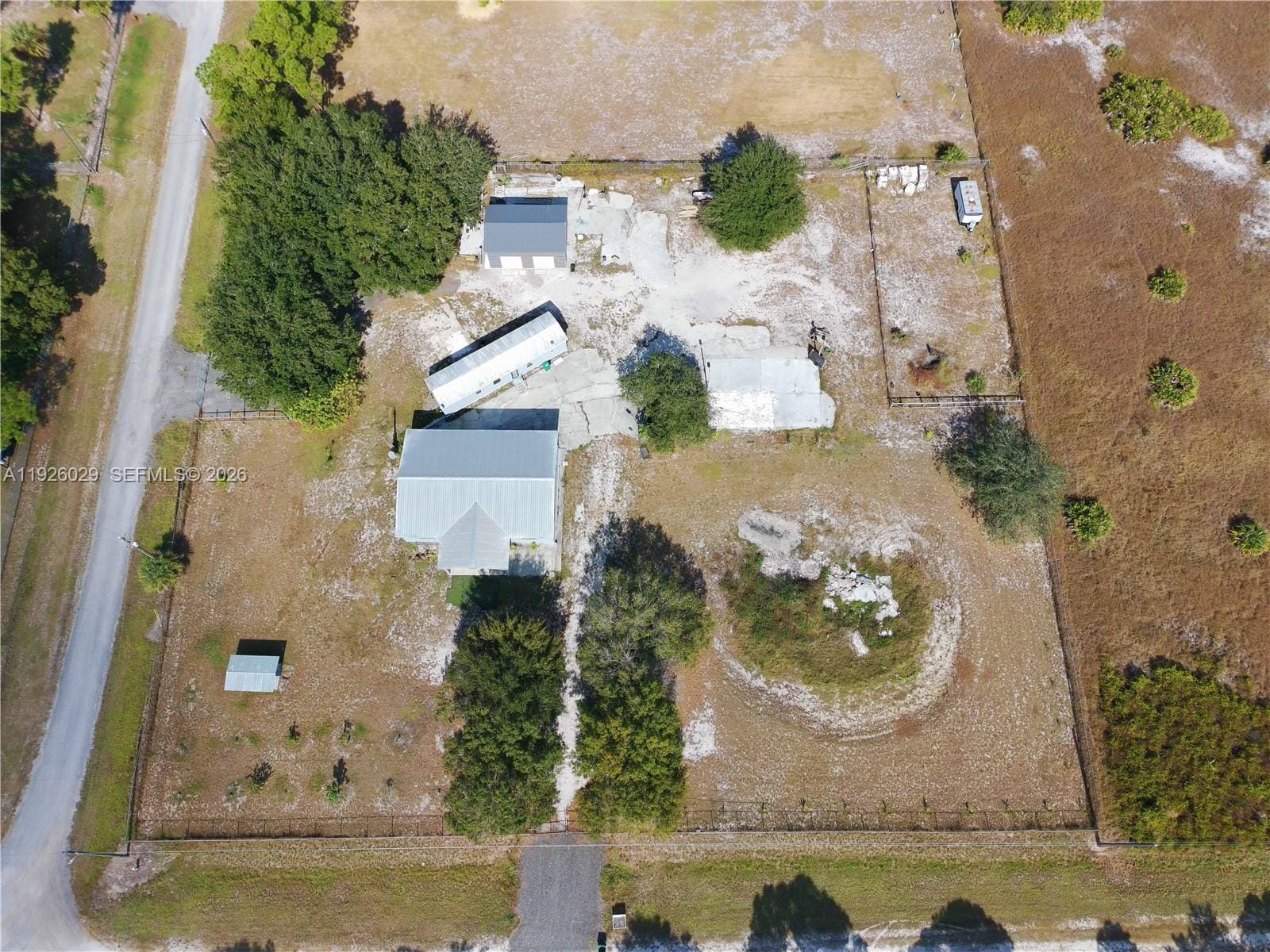 527 Perimeter Road — photo 3