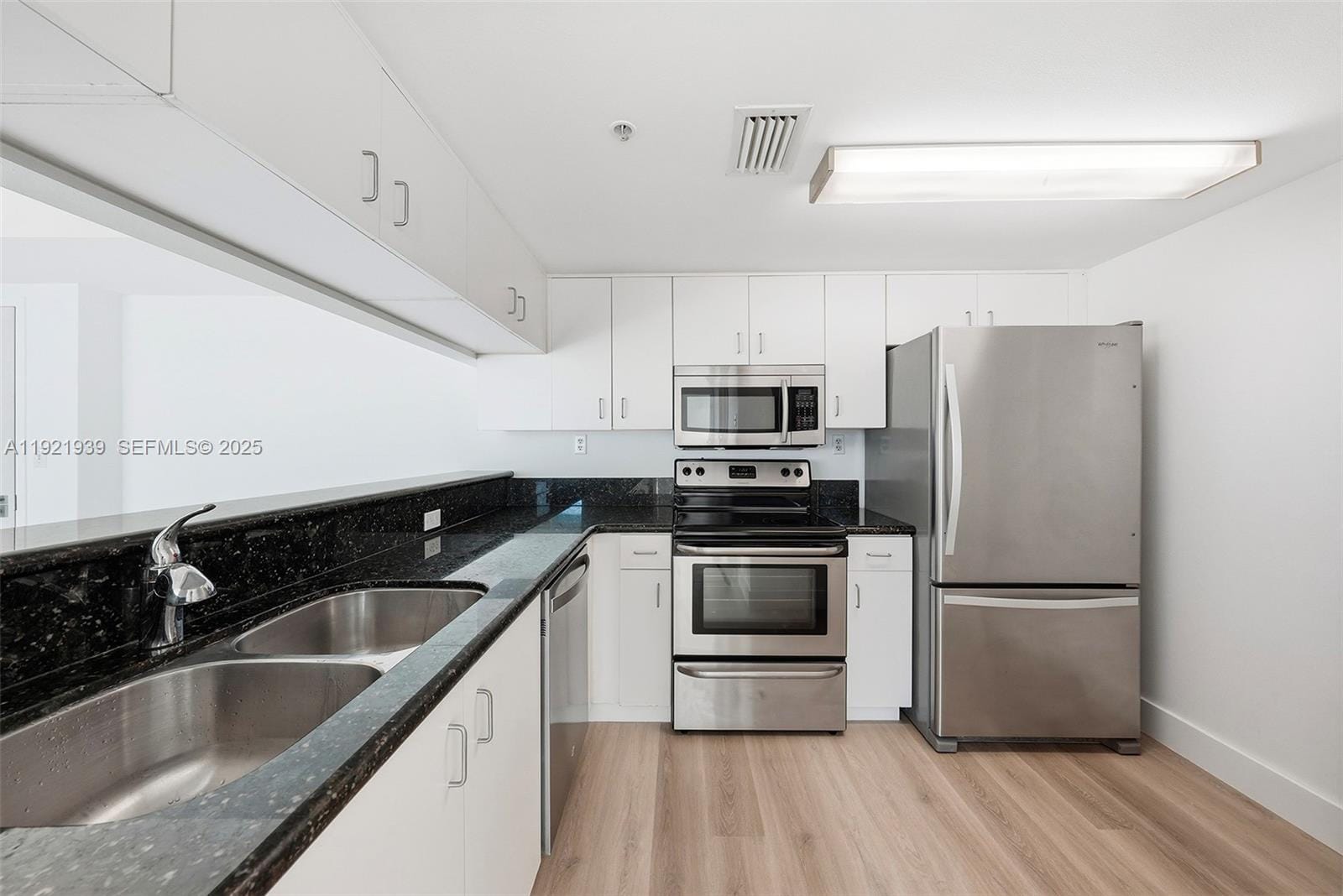 650 West Avenue 2209, Miami Beach, FL 33139 photo 9