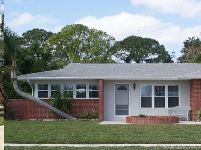 874 SW Ivanhoe Drive, Port St. Lucie, FL 34983