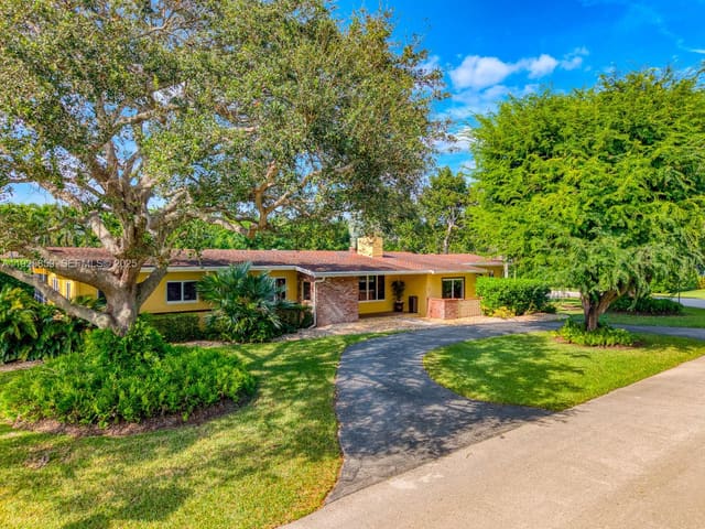 13400 SW 78th Court, sold in Village Grove, Pinecrest, FL