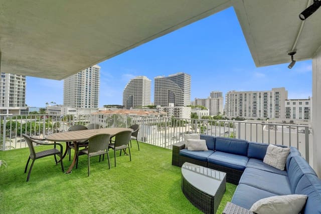524 Orton Avenue 702, sold in Britannia, Fort Lauderdale, FL