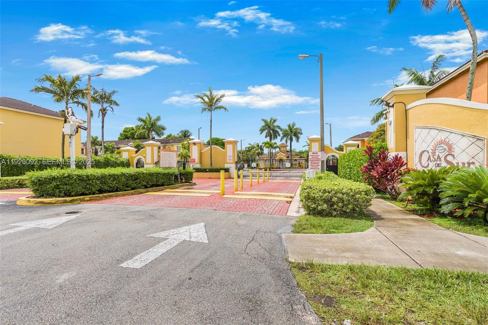 755 E Mowry Court, Homestead, FL 33030 photo 3