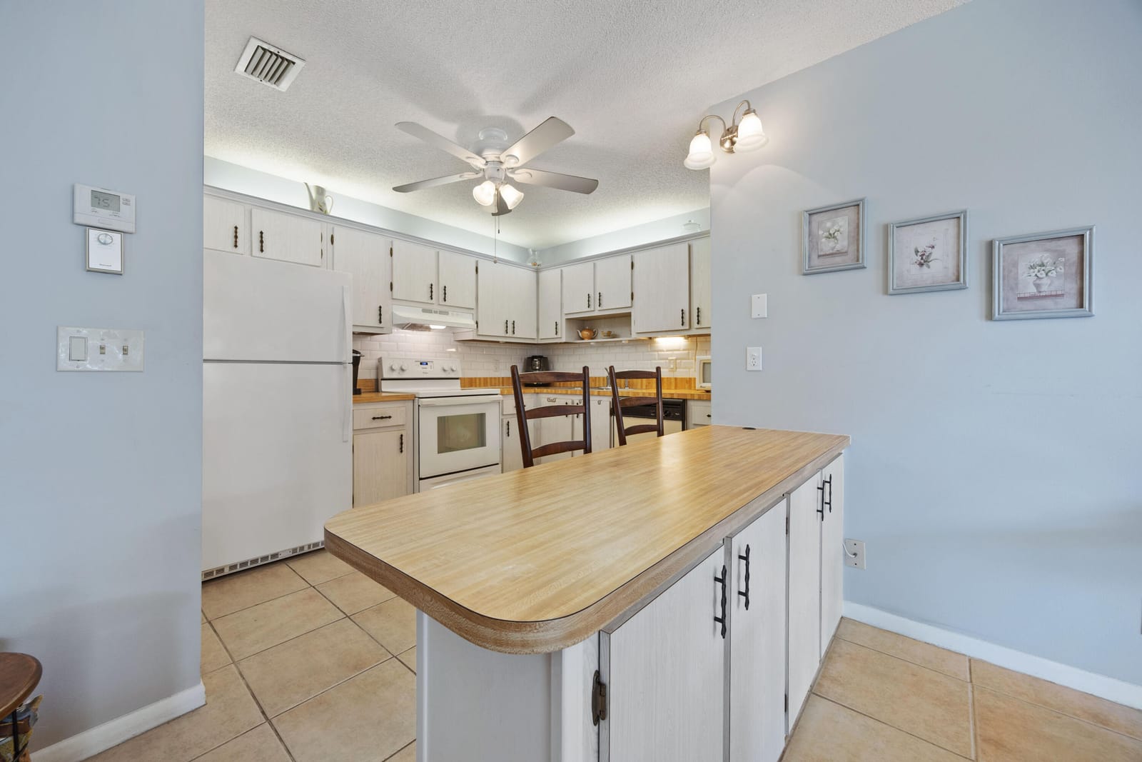 3586 La Playas Court C-2, Greenacres, FL 33463 photo 7
