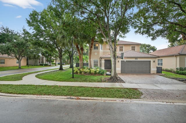 5784 NW 49th Lane, sold in Victoria Isles, Coconut Creek, FL