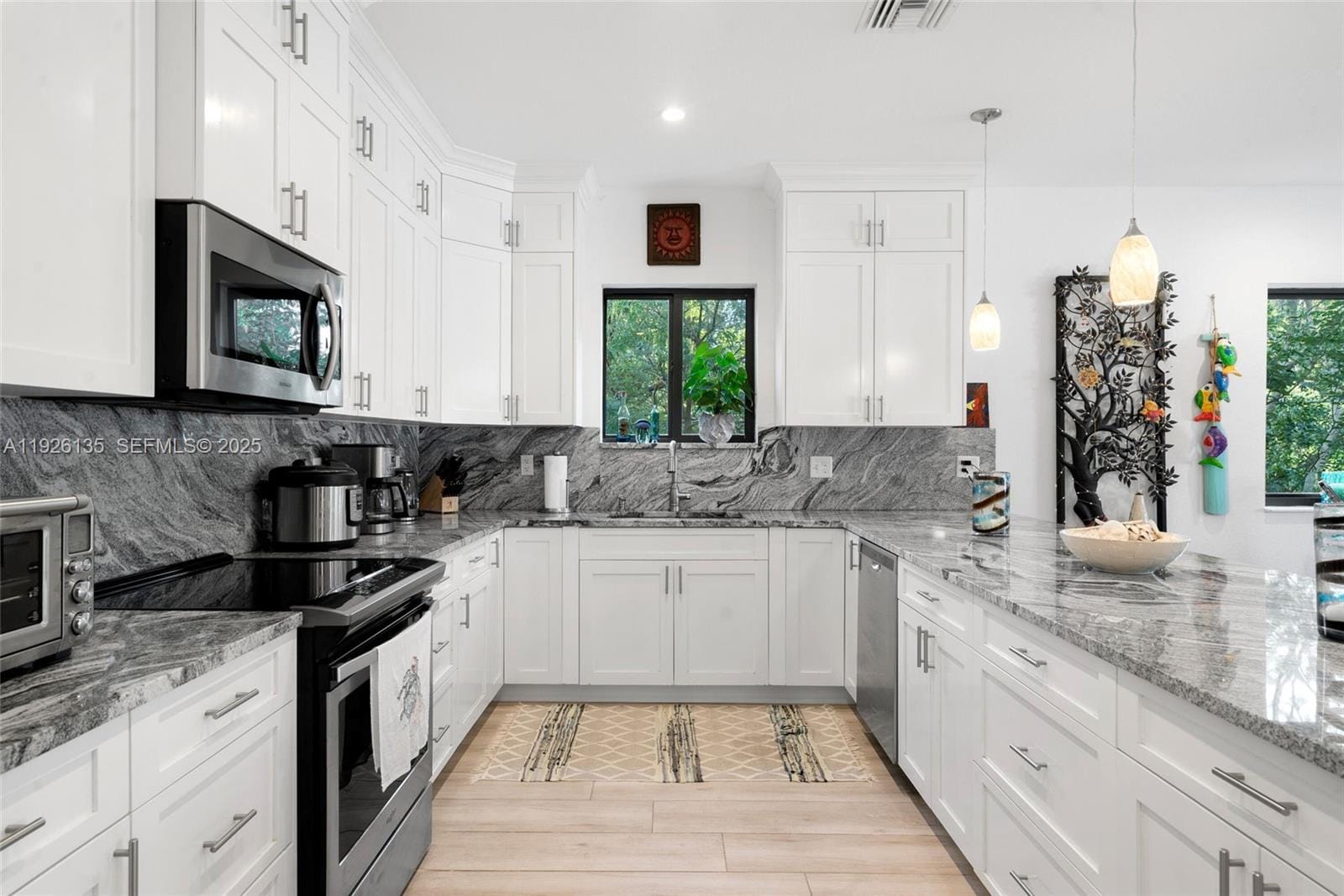 669 Colson Drive — photo 7