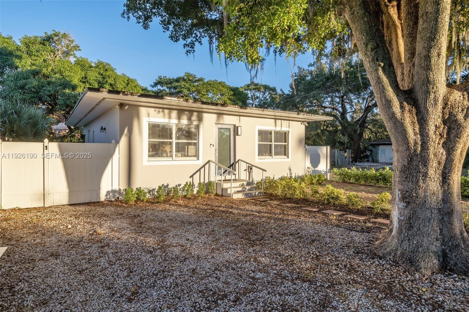 1100 NW 7th Avenue — photo 2