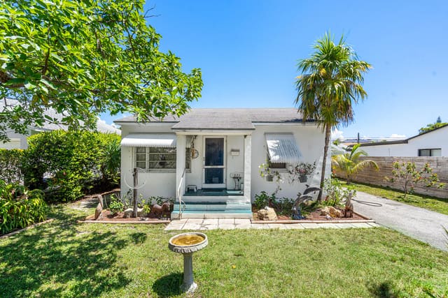 221 NE 10th Street, Delray Beach, FL 33444
