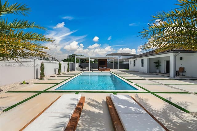 16753 SW 290th Lane, sold in Rambo Subdivision, Homestead, FL