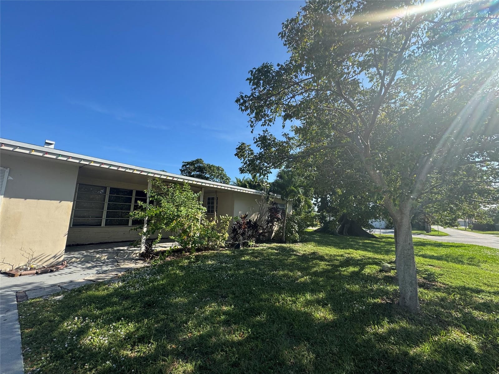 160 SE 15th Avenue, Pompano Beach, FL 33060 photo 2