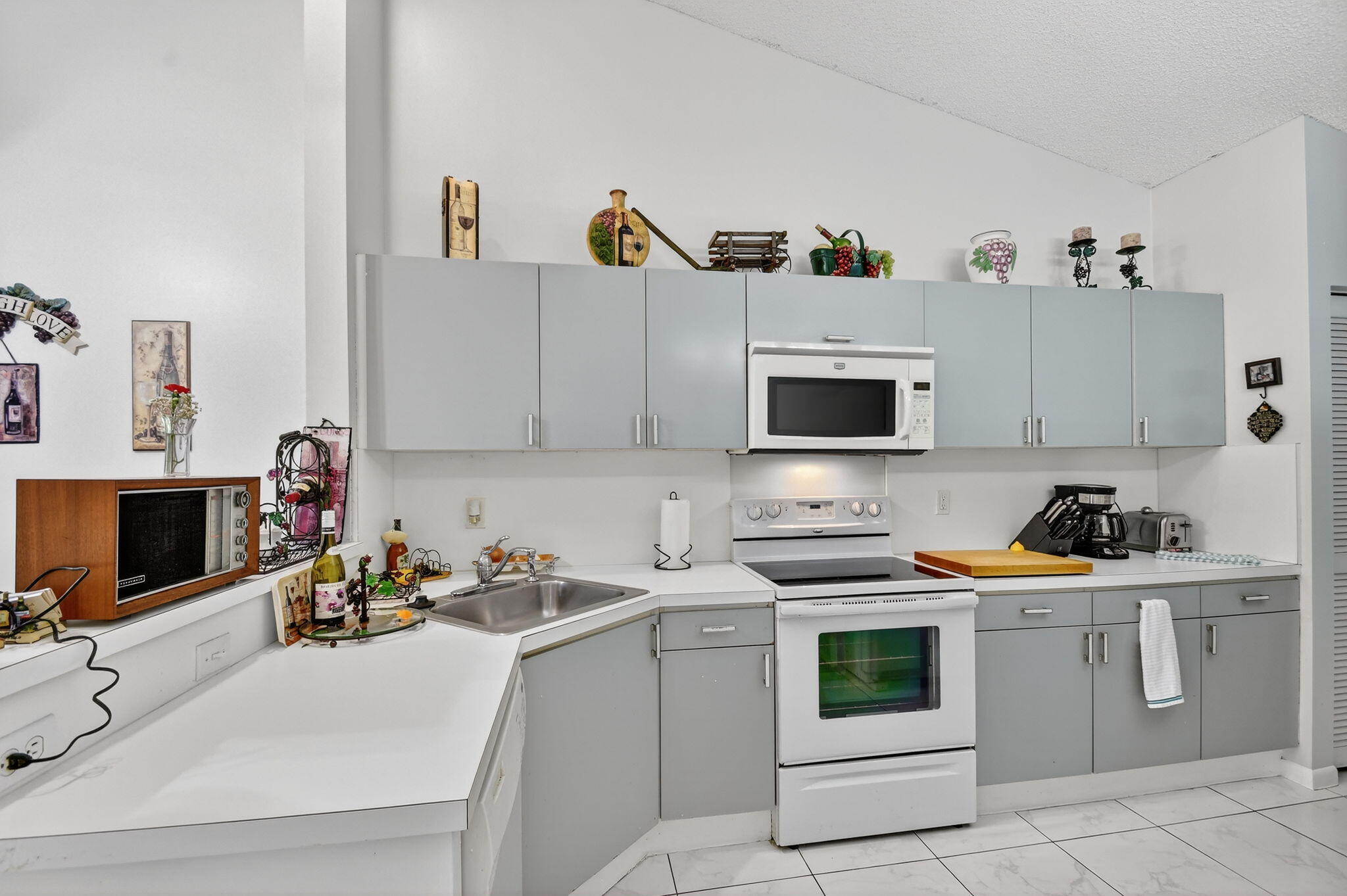 7147 Le Chalet Boulevard, Boynton Beach, FL 33472 photo 15