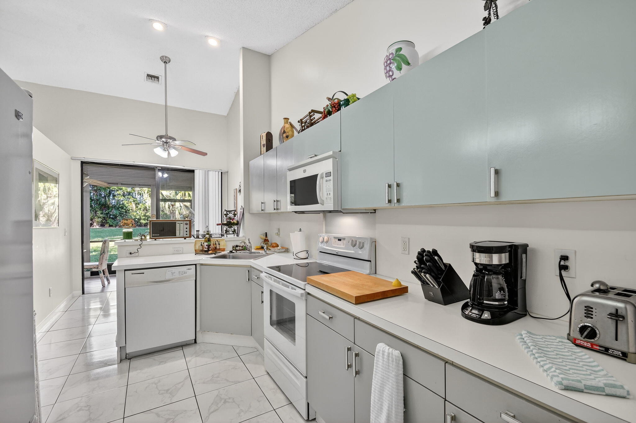 7147 Le Chalet Boulevard, Boynton Beach, FL 33472 photo 16