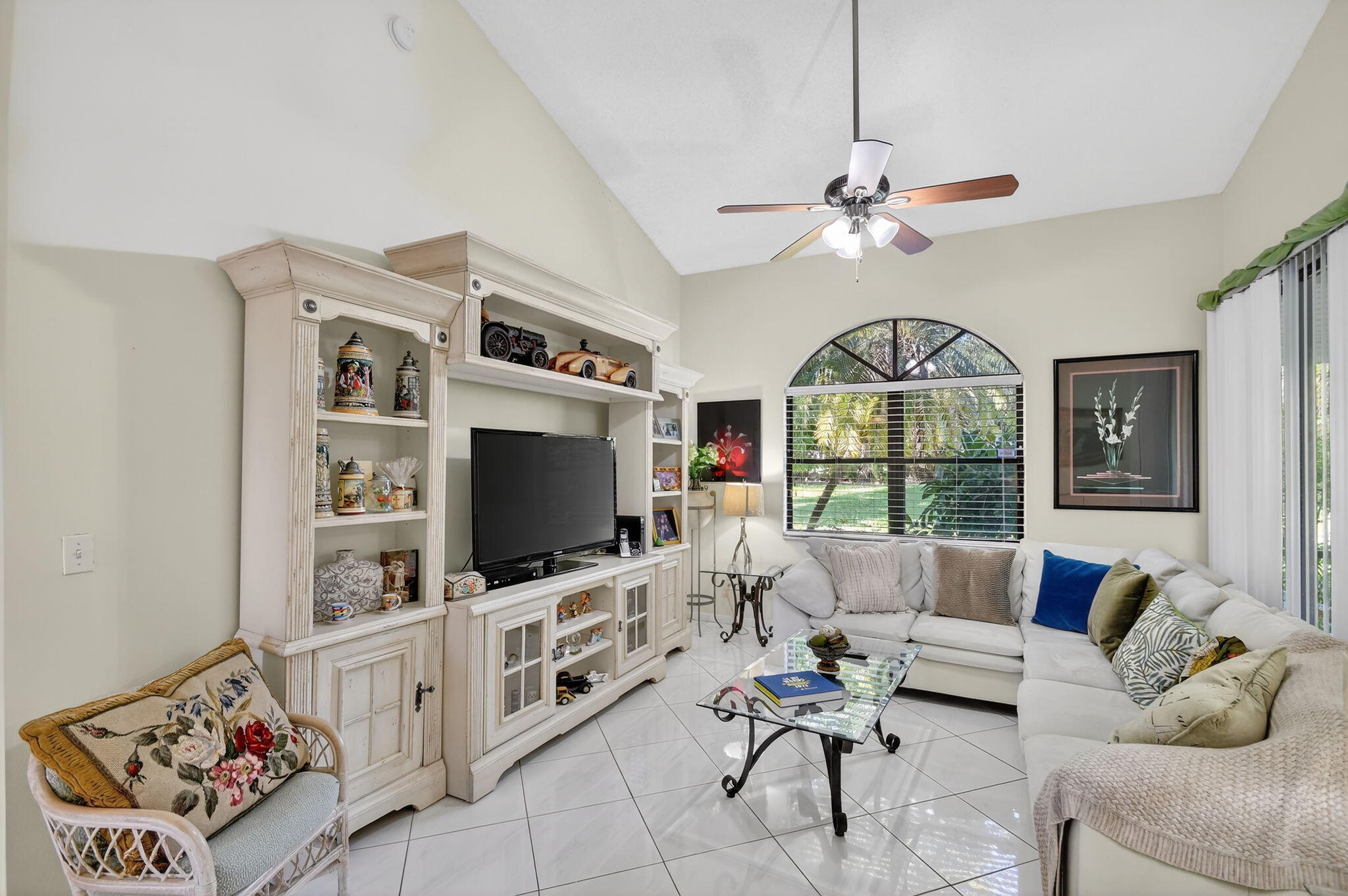 7147 Le Chalet Boulevard — photo 8