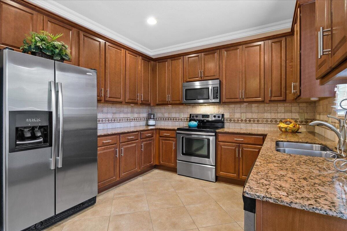 603 Dakota Drive, Jupiter, FL 33458 photo 2