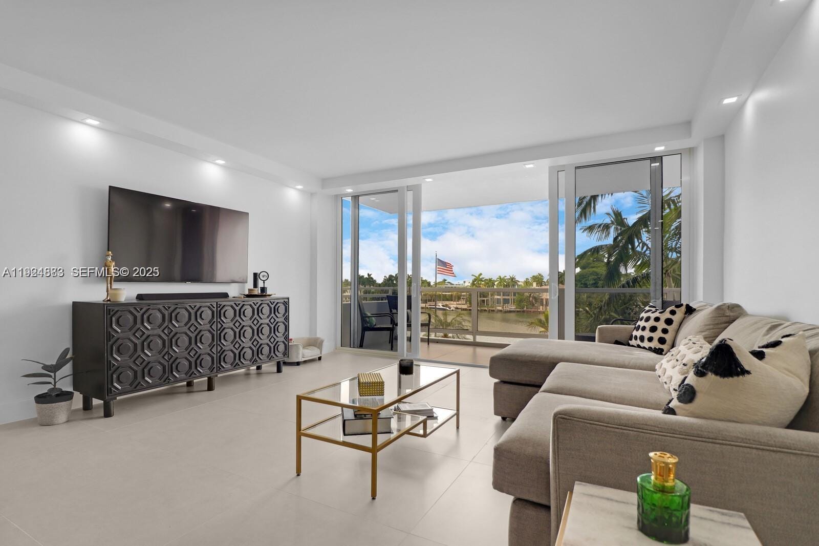 5700 Collins Avenue 3J — photo 11
