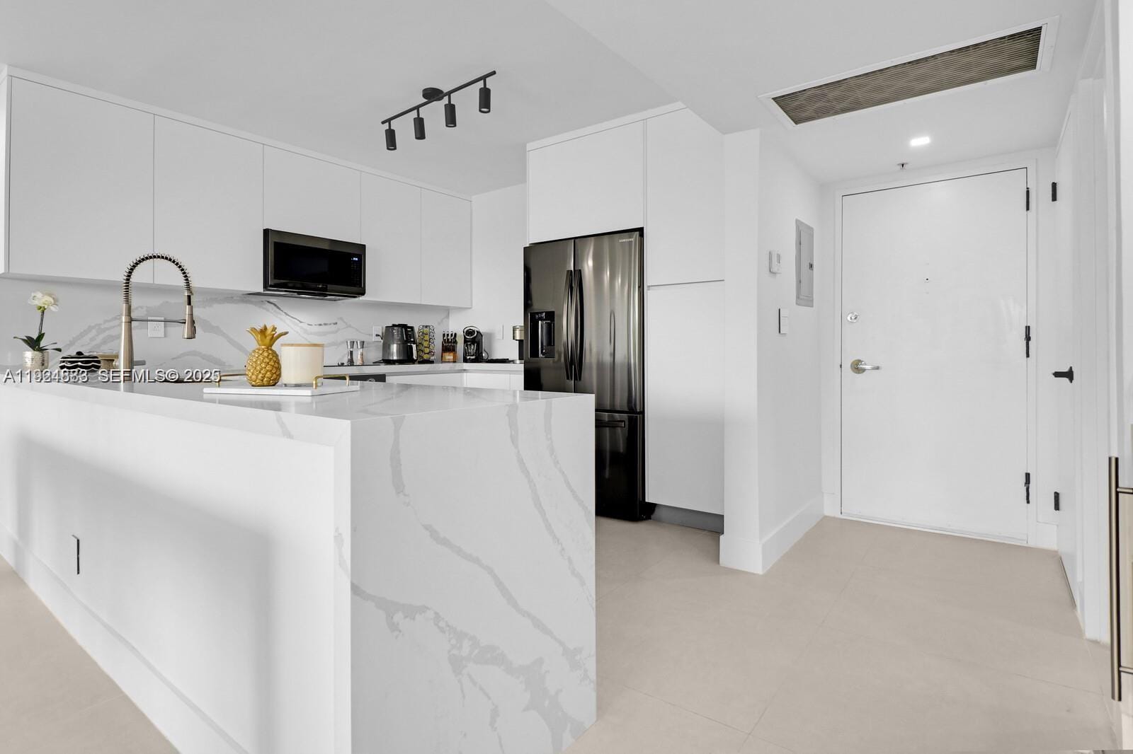5700 Collins Avenue 3J, Miami Beach, FL 33140 photo 22