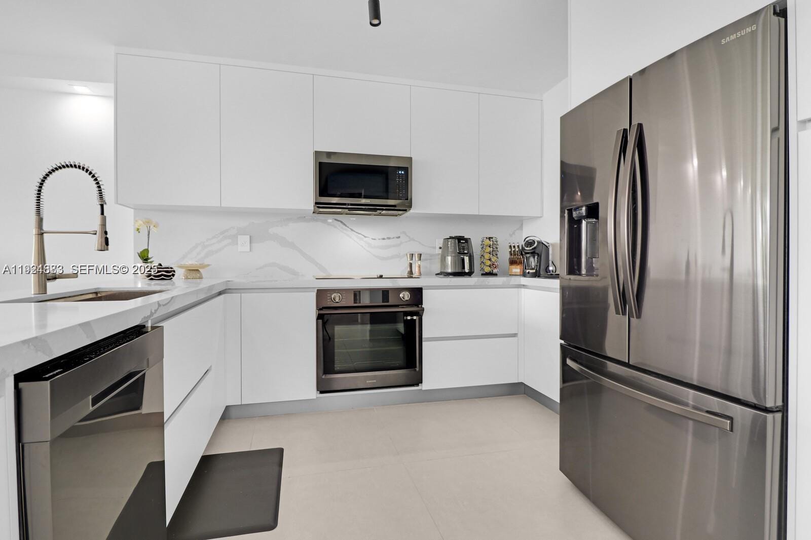 5700 Collins Avenue 3J, Miami Beach, FL 33140 photo 23
