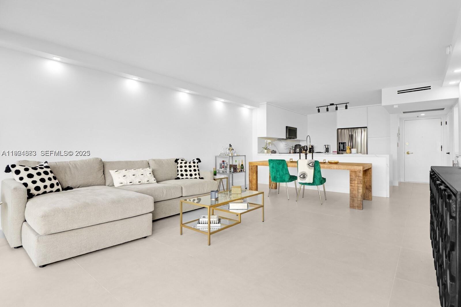 5700 Collins Avenue 3J — photo 10