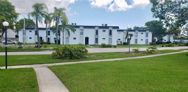7220 SW 94th Place G4, sold in Sunset Palms West Condo, Miami, FL