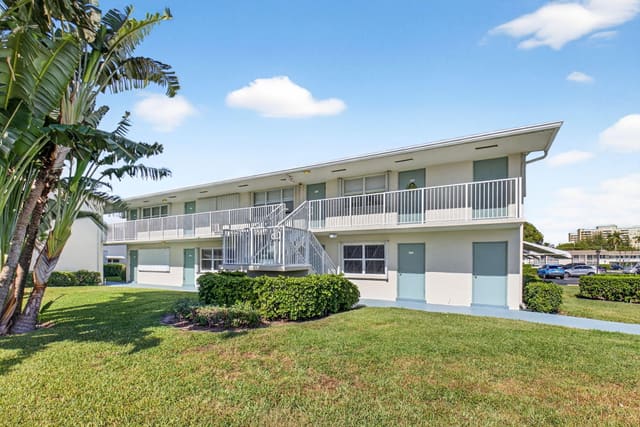 480 Horizons W 212, Boynton Beach, FL 33435