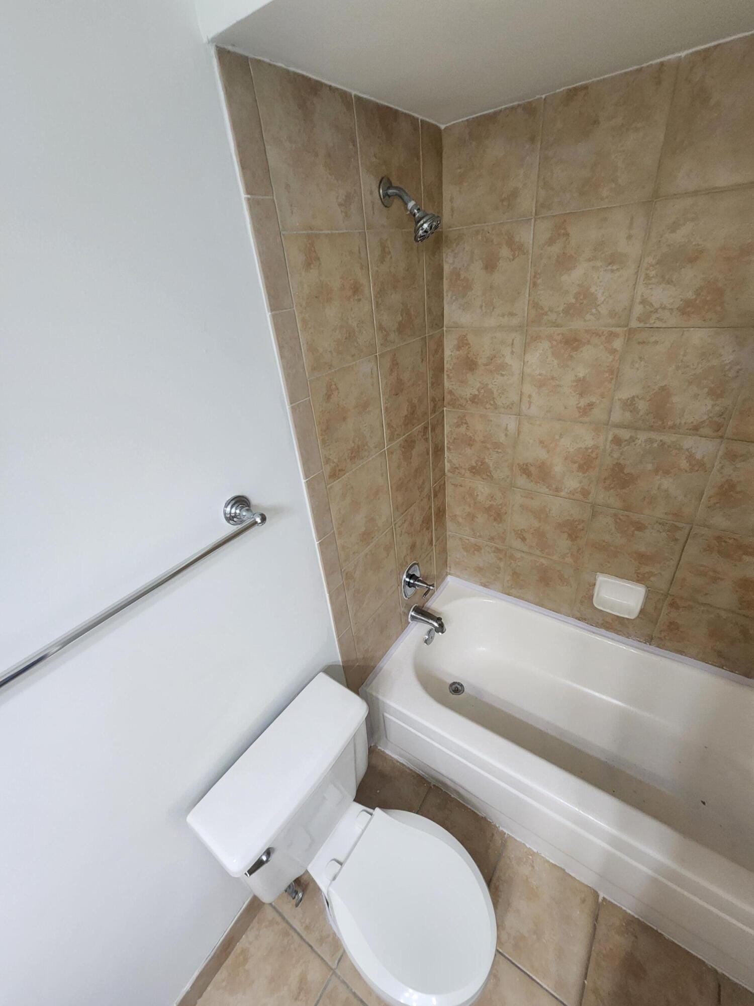 1020 Crystal Way L — photo 12