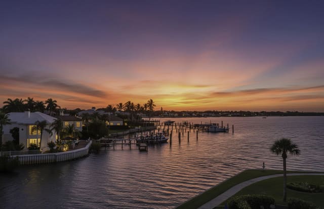 11390 TWELVE OAKS Way 420, North Palm Beach, FL 33408