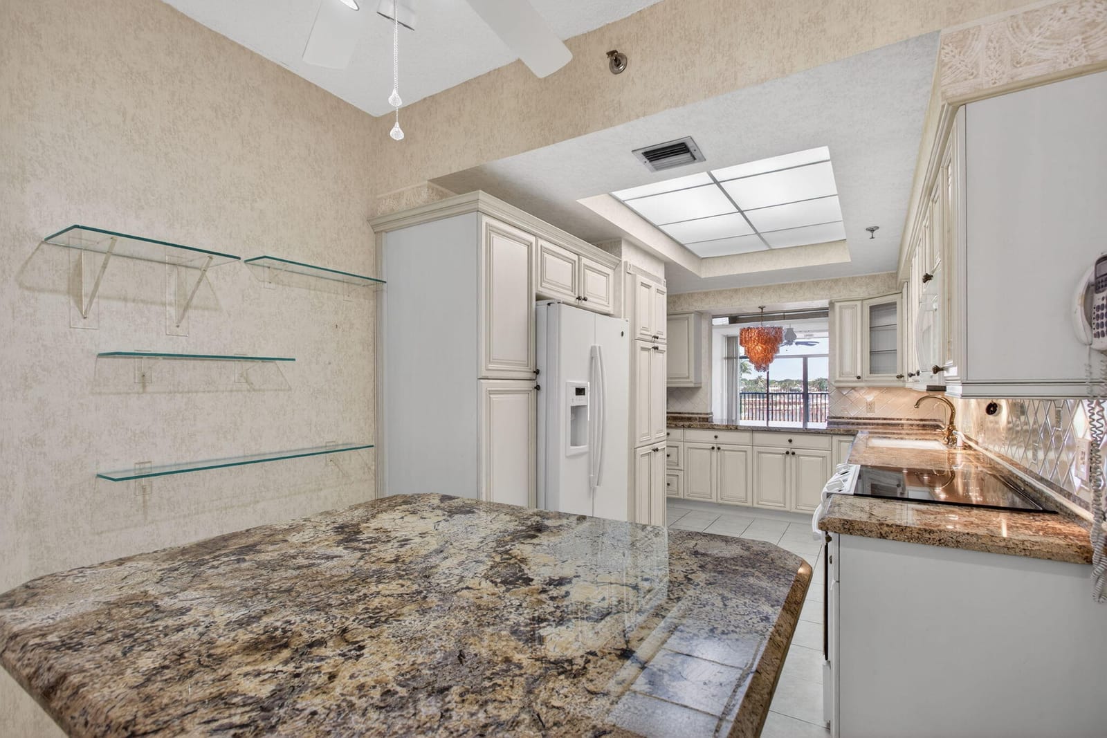 11390 Twelve Oaks Way 420 — photo 12