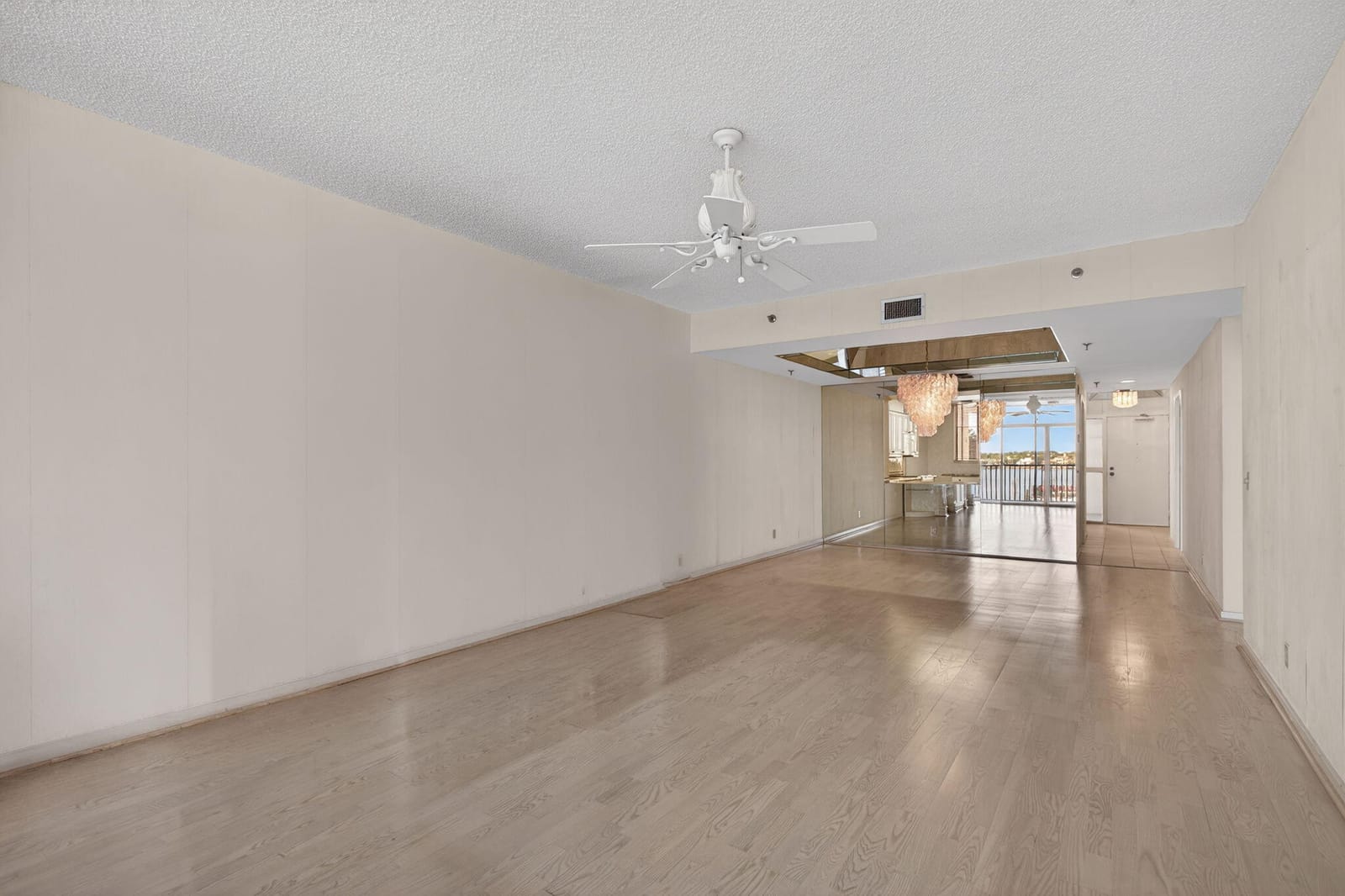 11390 Twelve Oaks Way 420 — photo 8