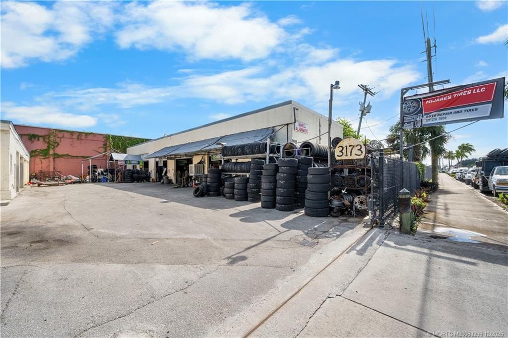3173 SE Railroad Avenue — photo 3
