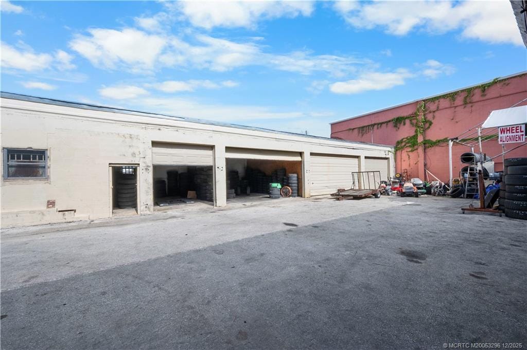 3173 SE Railroad Avenue