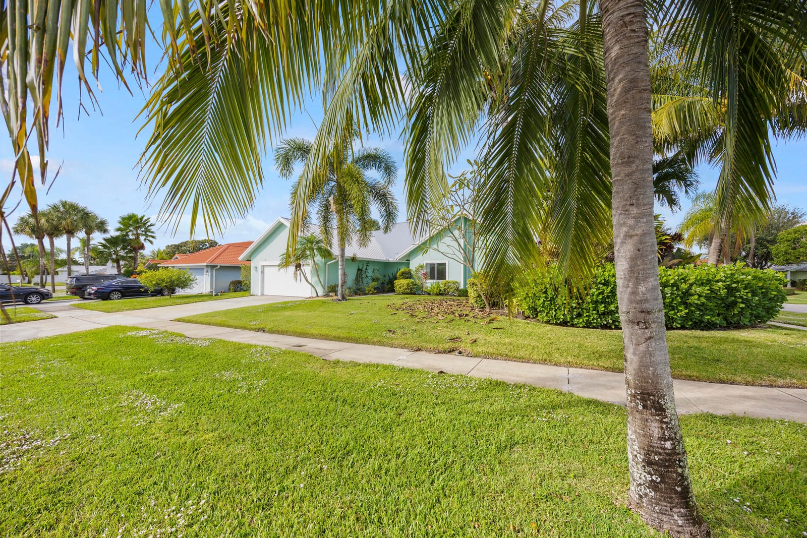 45 Birch Place, Tequesta, FL 33469
