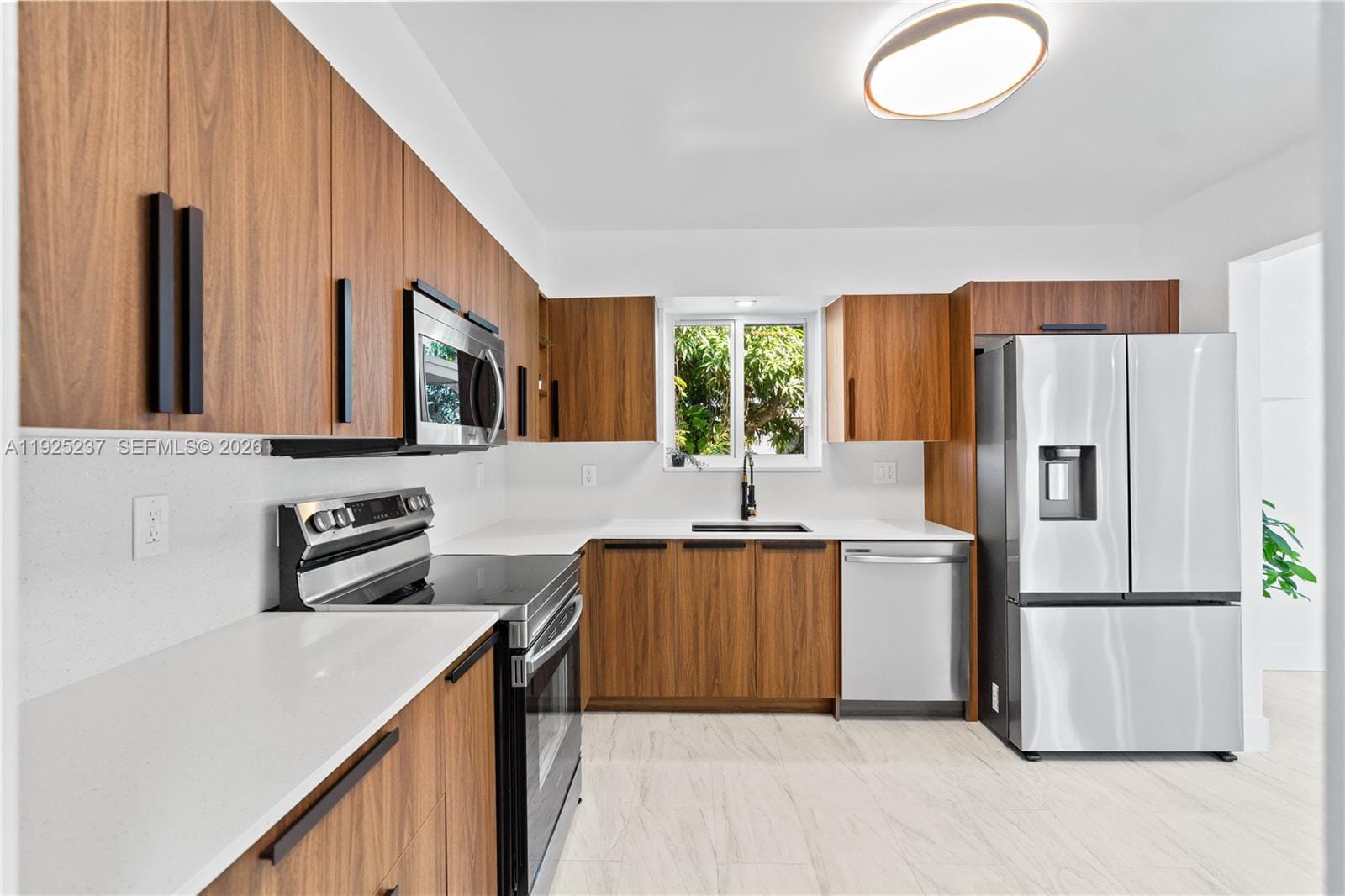 230 SW 29th Avenue — photo 4