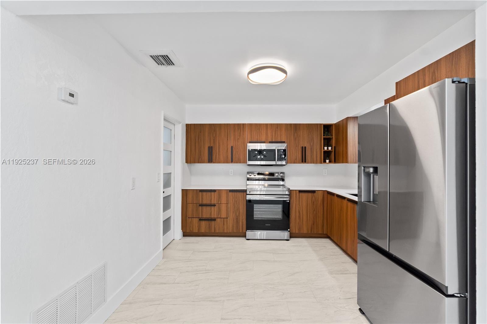230 SW 29th Avenue — photo 6