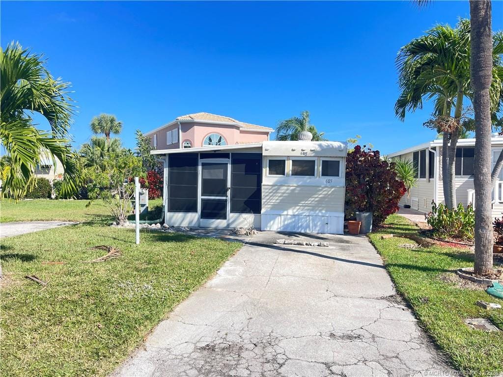 685 Nettles Boulevard — photo 7