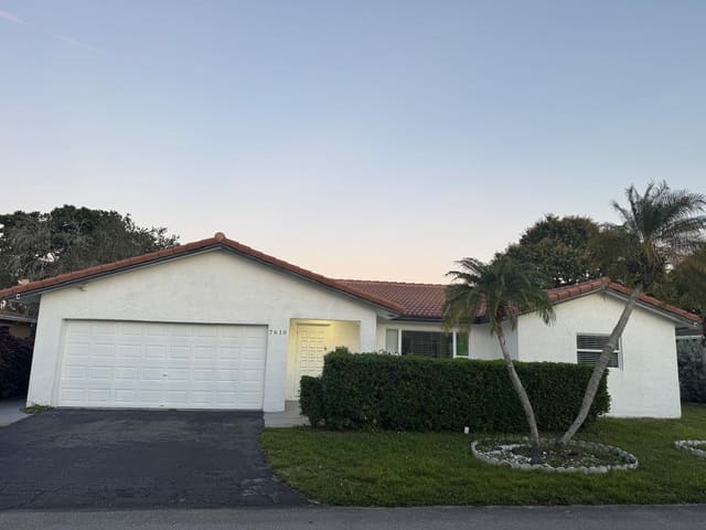 7610 NW 66th Terrace, sold in Vanguard Village In The, Tamarac, FL