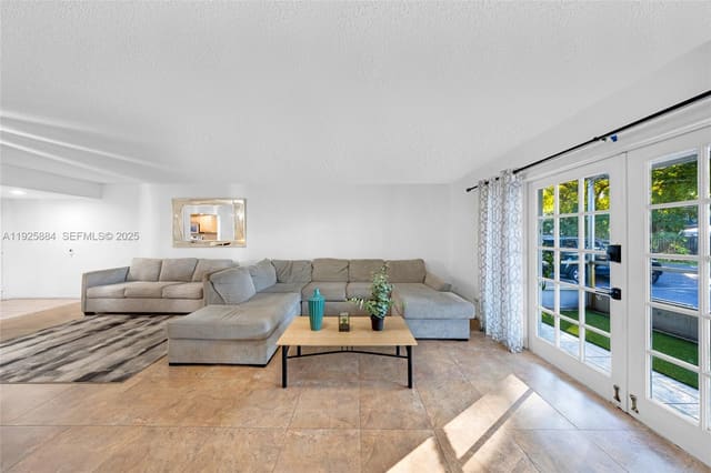 7554 Stirling Road 102, Davie, FL 33024