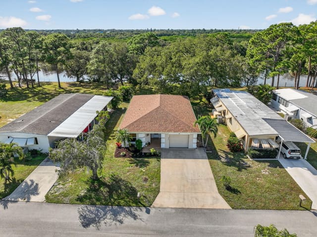 111 Camino Del Rio, Port St. Lucie, FL 34952