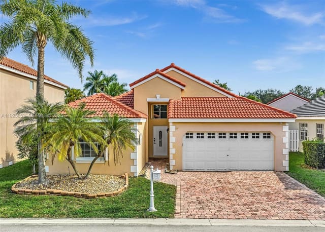 255 Somerset Way, sold in Bermuda Springs, Weston, FL