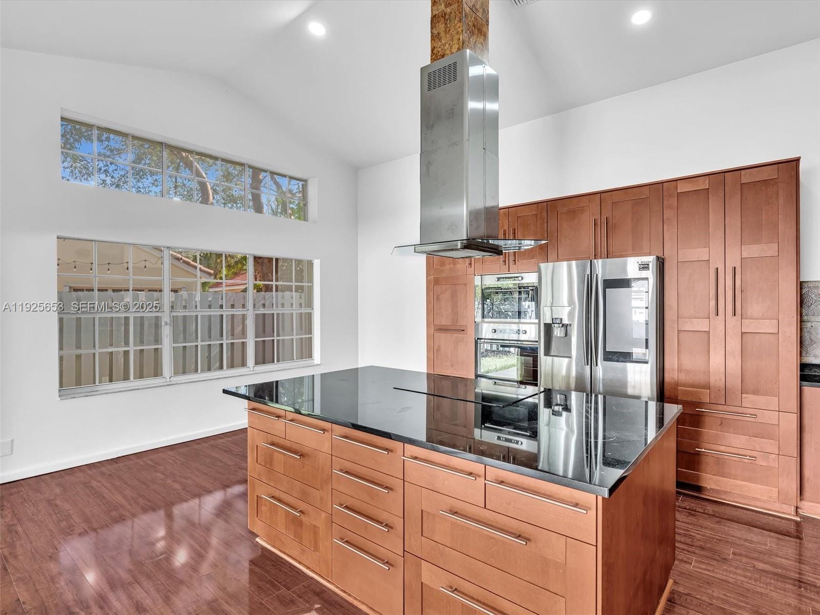 255 Somerset Way — photo 7