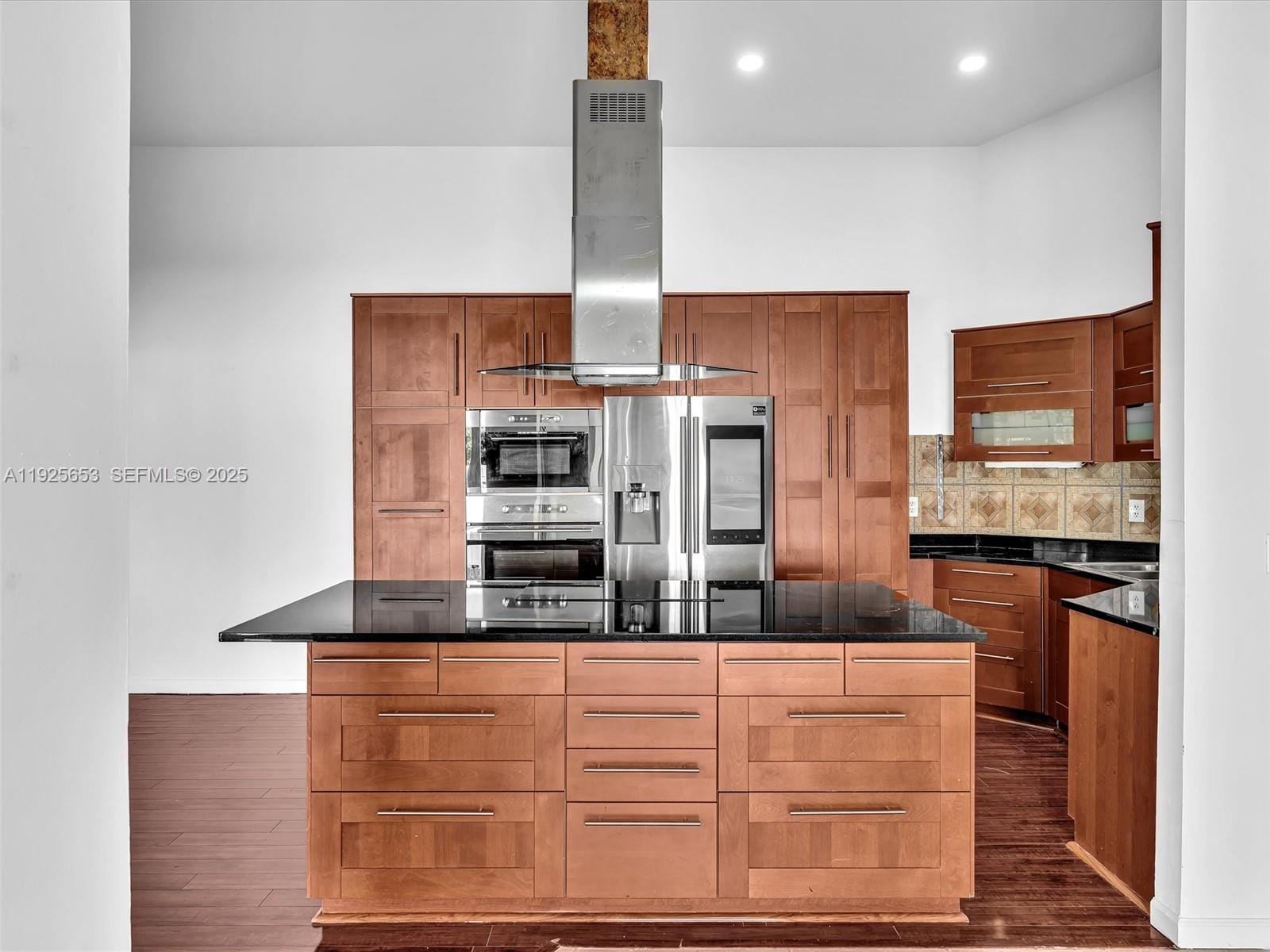 255 Somerset Way — photo 8