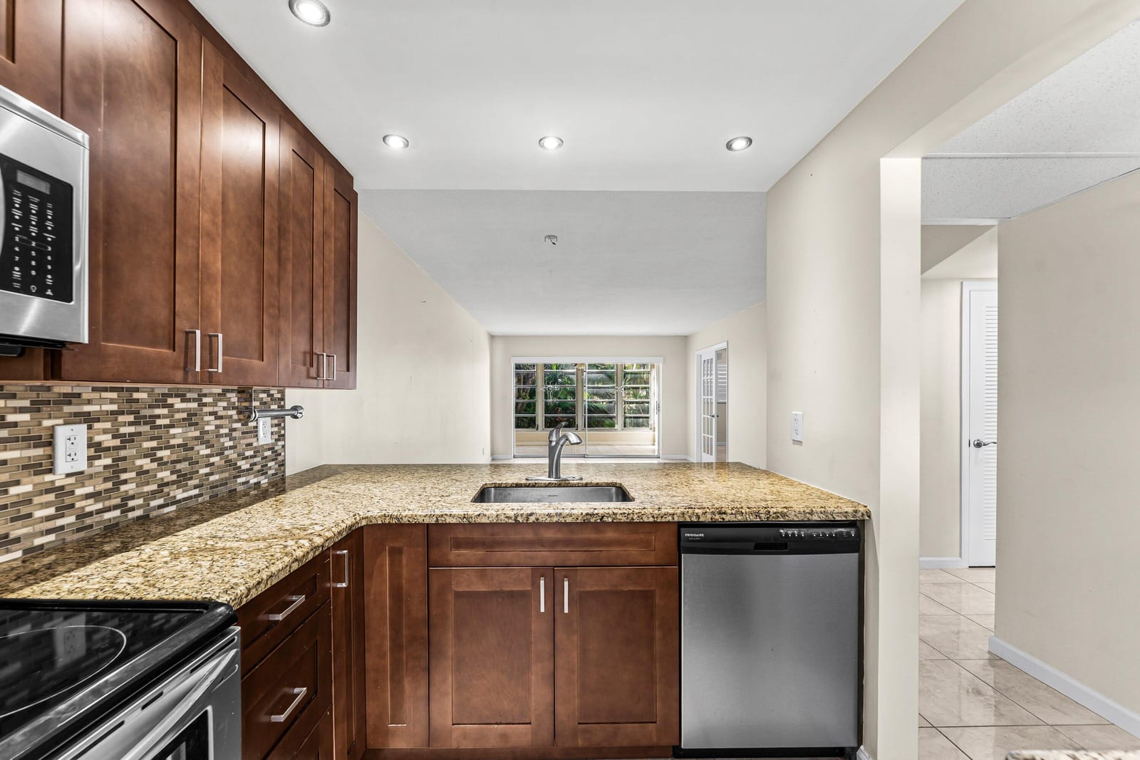 400 NE 20th Street D101 — photo 6