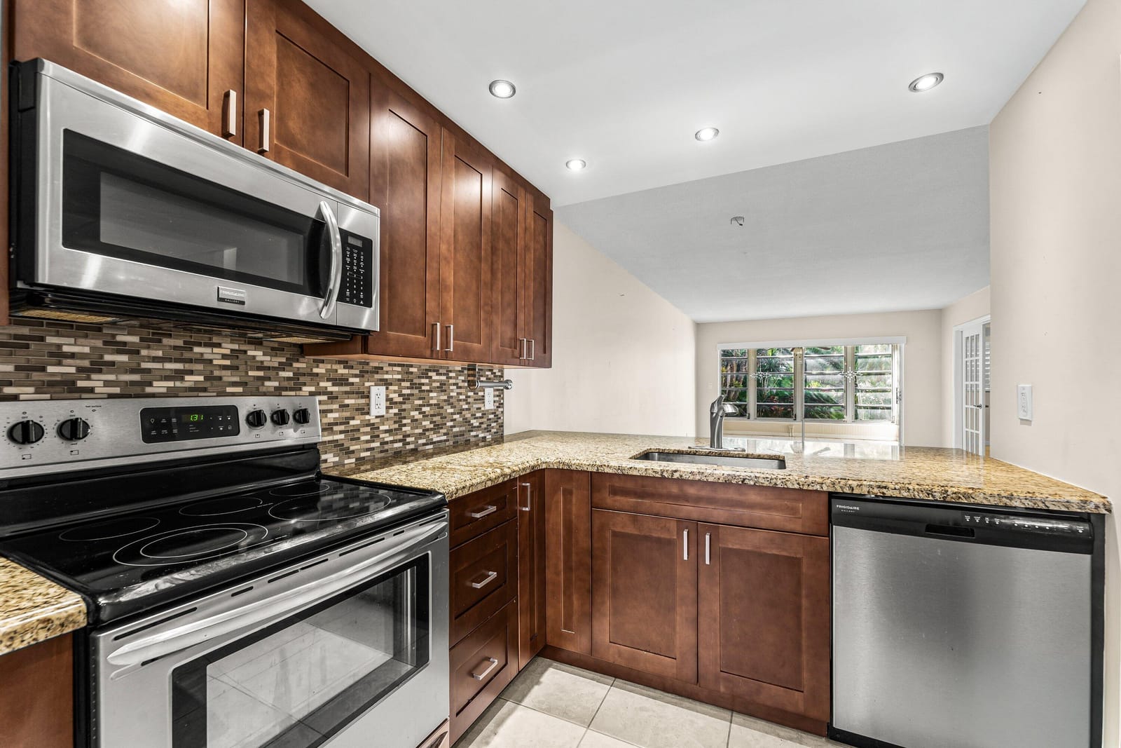 400 NE 20th Street D101 — photo 7