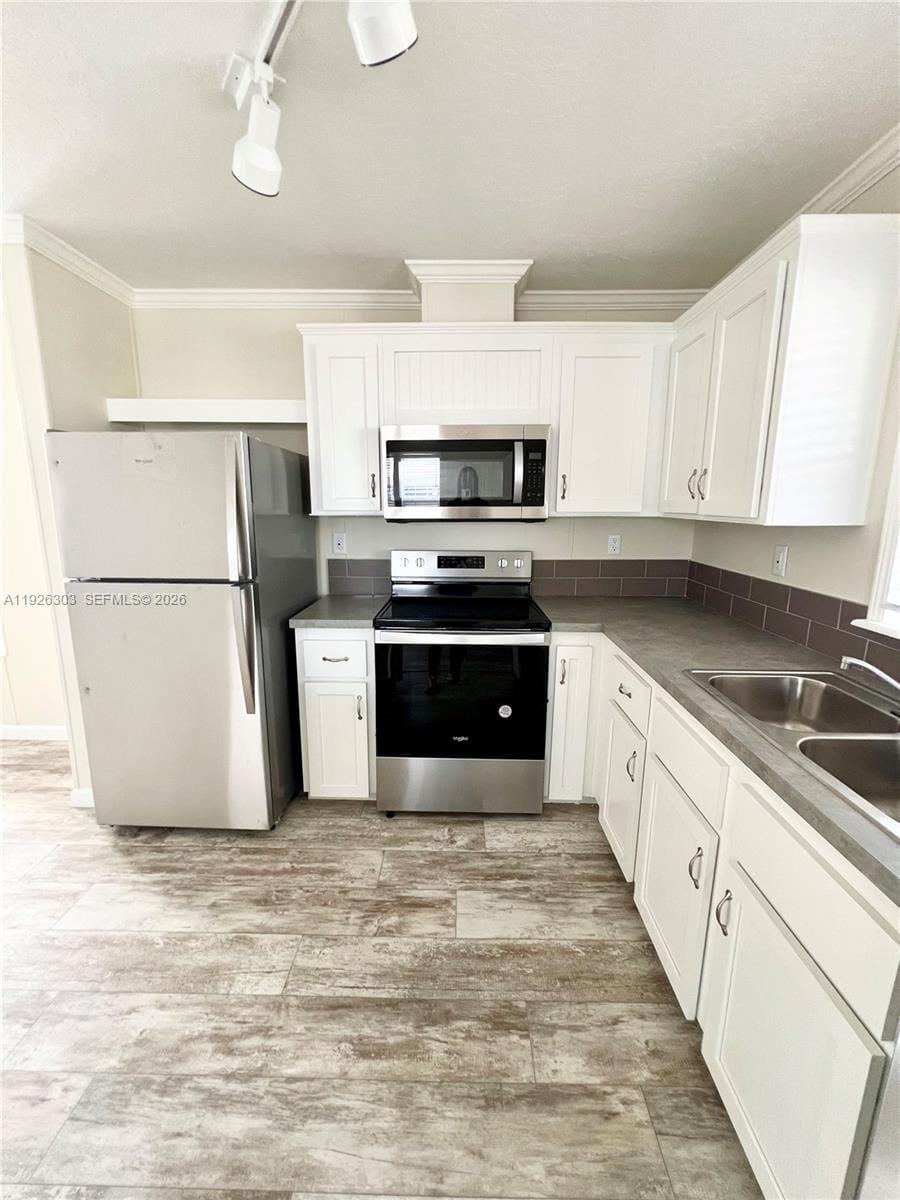 3210 Royal Palm Court, Dania Beach, FL 33312 photo 3