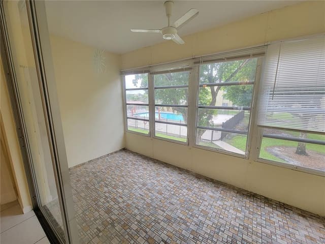 6000 NW 64th Avenue 205, Bermuda Club, Tamarac, FL